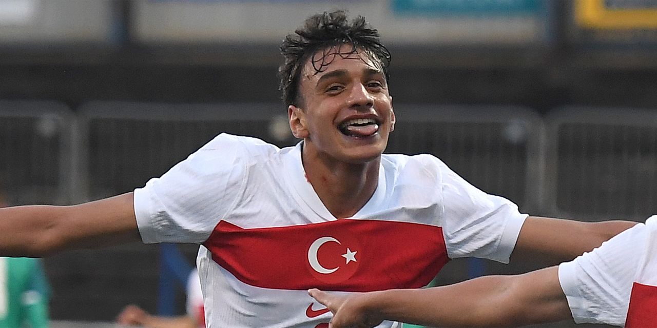 Genç Atmaca Mustafa Coşkun Tosun Milli Takımda ilk golünü attı