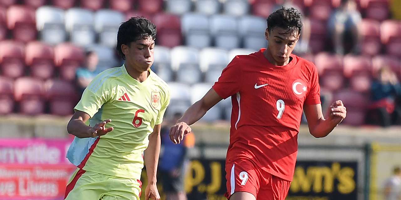 Rizespor’un gururu Mustafa Coşkun Tosun, Milli Formayla İspanya karşısında devleşti