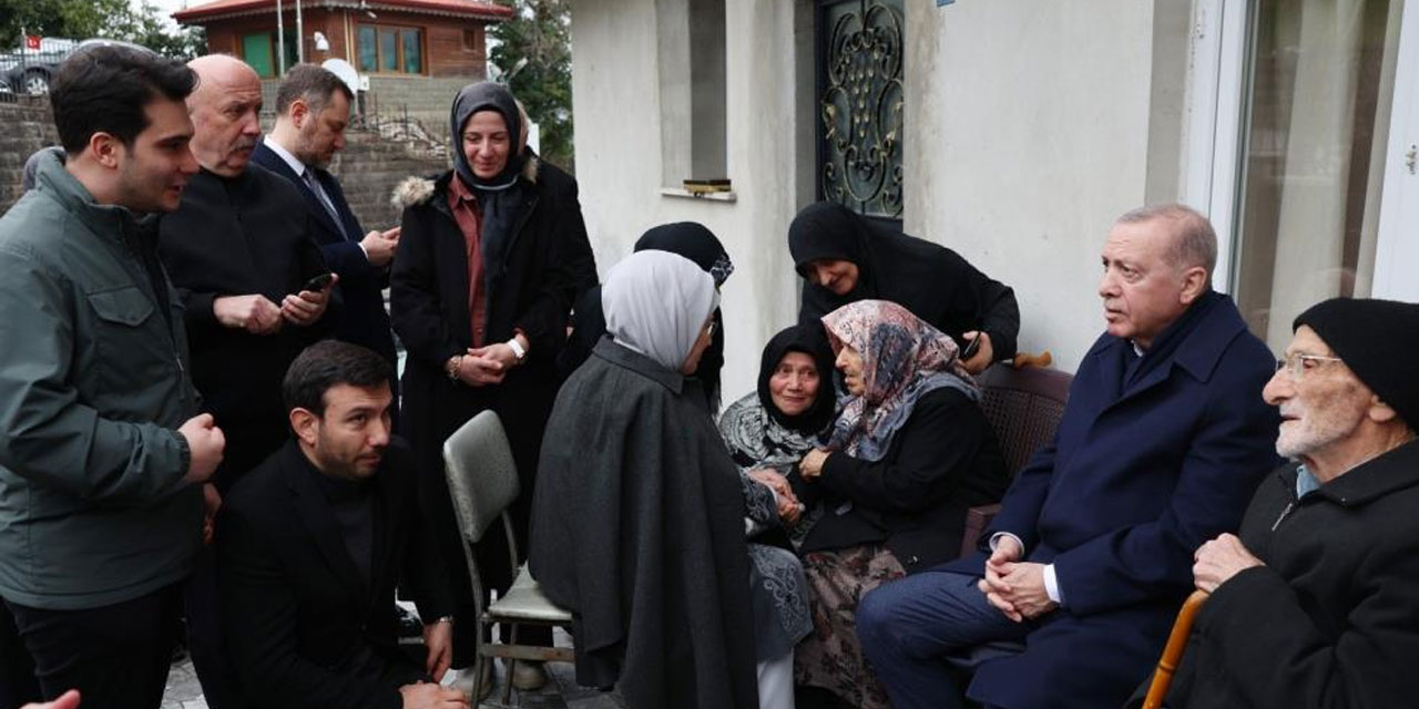 Cumhurbaşkanı Erdoğan, Rize’de komşuları ile bayramlaştı