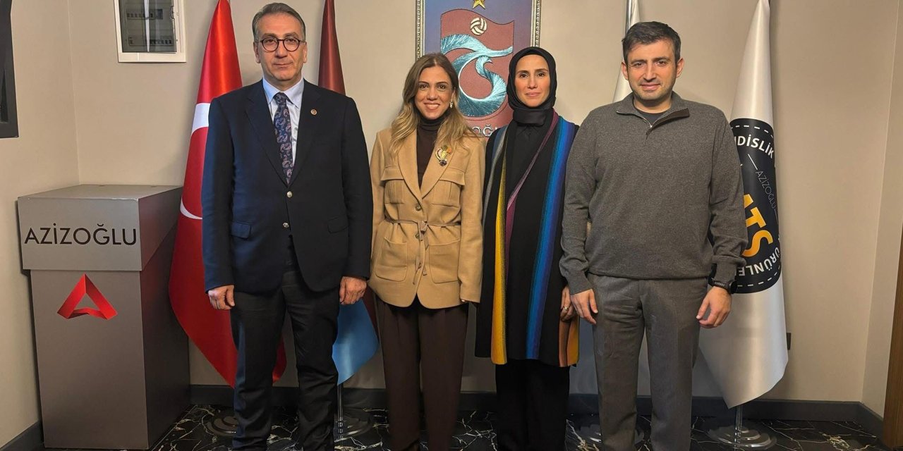 Selçuk Bayraktar ata toprağı Sürmene'de bilim merkezi projesini inceledi