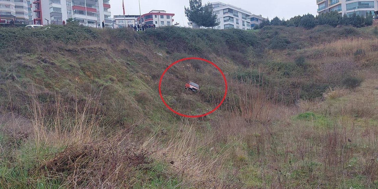 Otomobil 10 metre aşağıya uçtu: 1 yaralı