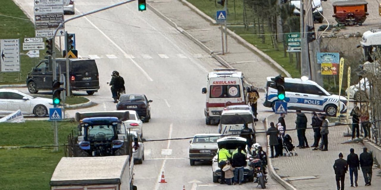 Kırmızı ışıkta kaza: 4 yaralı