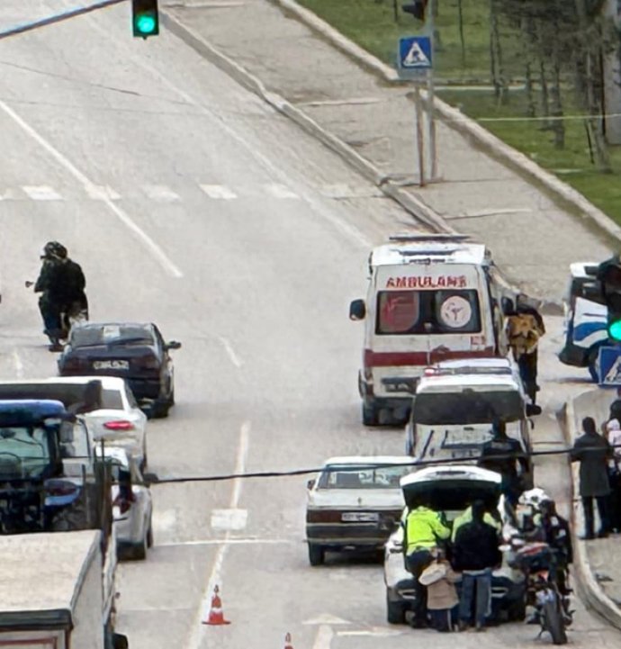 Kırmızı ışıkta kaza: 4 yaralı