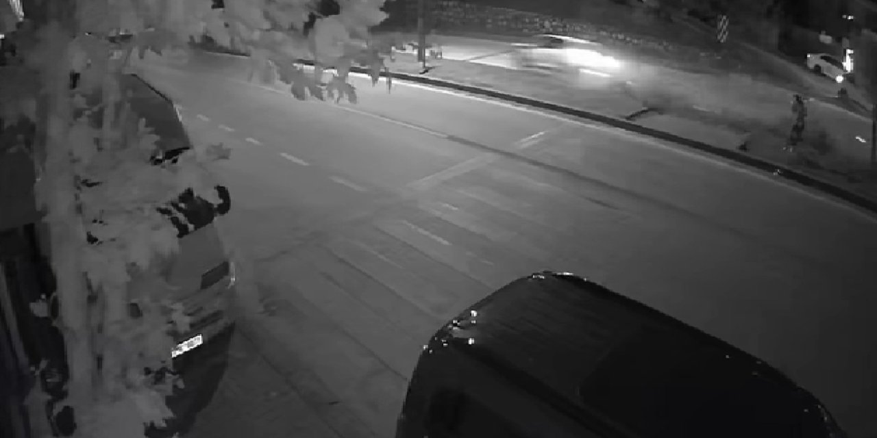 Aracın Altında Kalmaktan Son Anda Kurtulduğu Anlar Kamerada