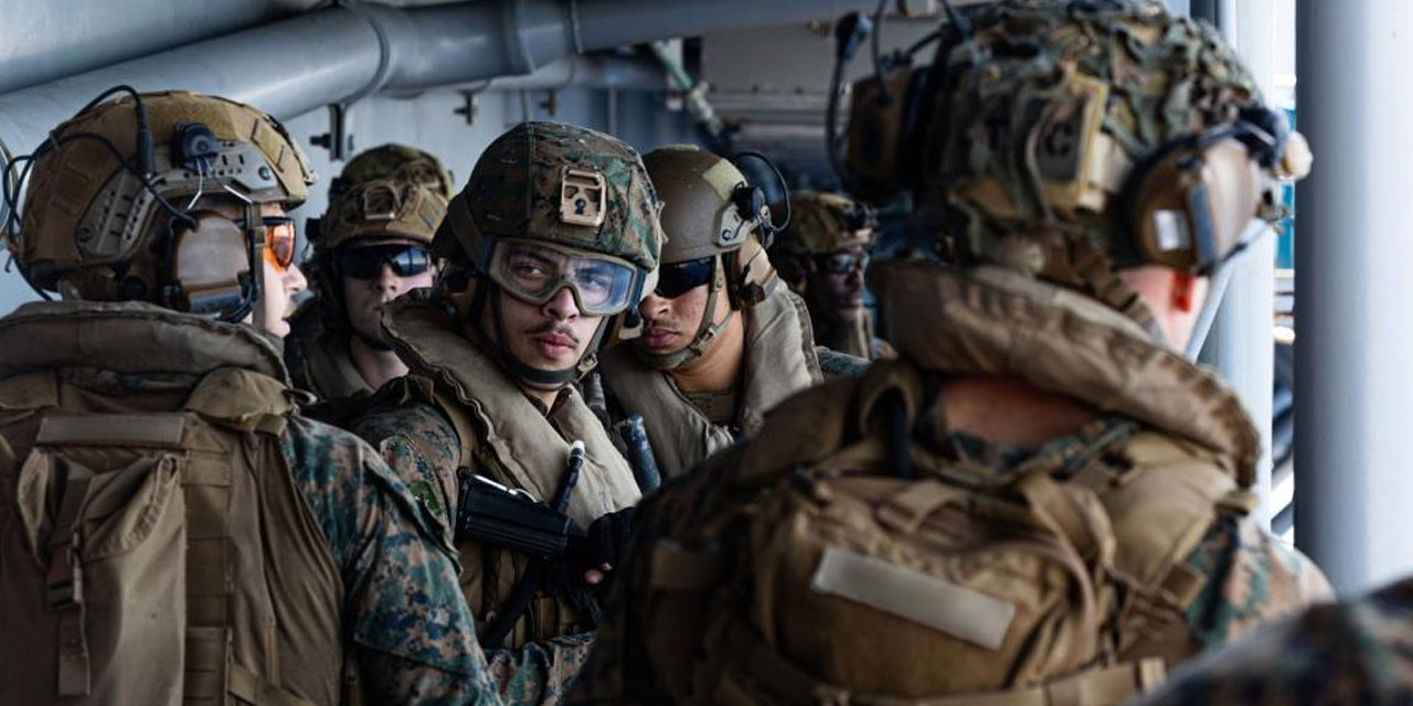 ABD ordusu: "3 bin 500 personel taşıyan amfibi hücum gemisi USS Tripoli Orta Doğu'da"