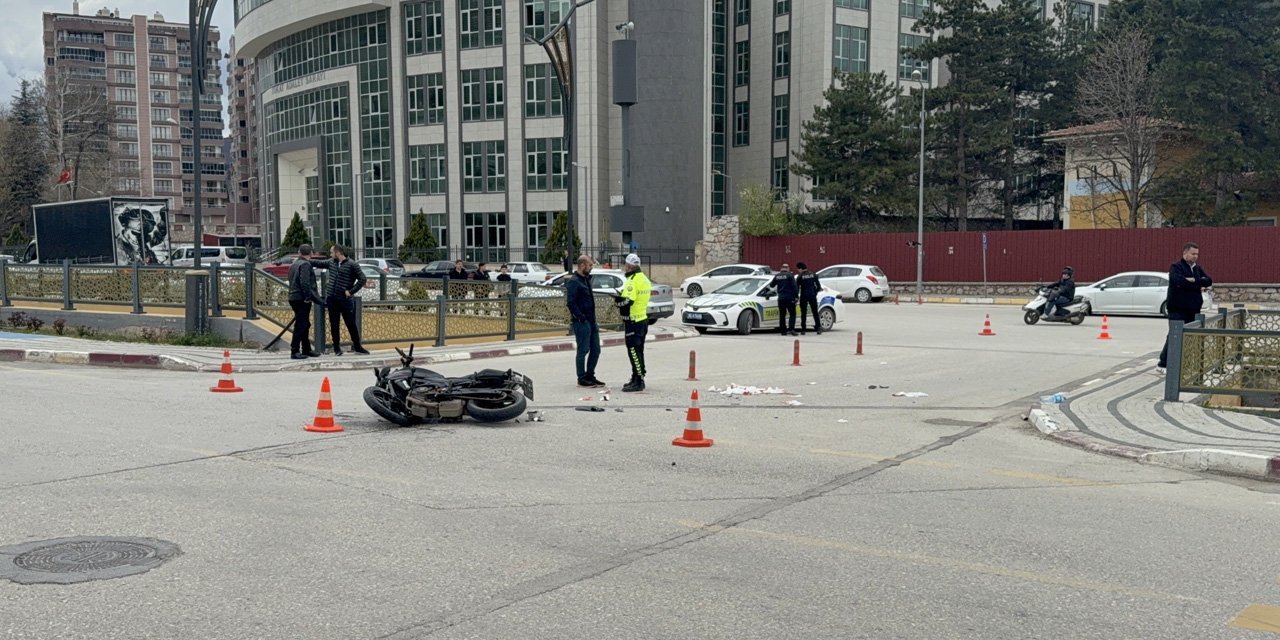 Tokat'ta motosikletle otomobil çarpıştı: 2 ağır yaralı