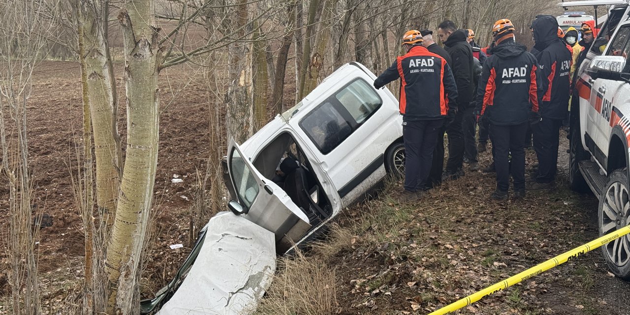 Kanser hastası babasını hastaneye götürürken kaza yaptı: 3 ölü