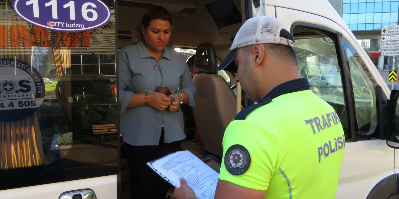 Ataşehir'de Okul Servislerine Denetim