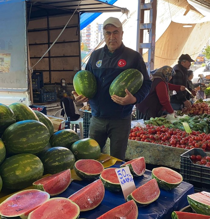 Karpuz pazara dilim dilim düştü: Kilosu 50 TL