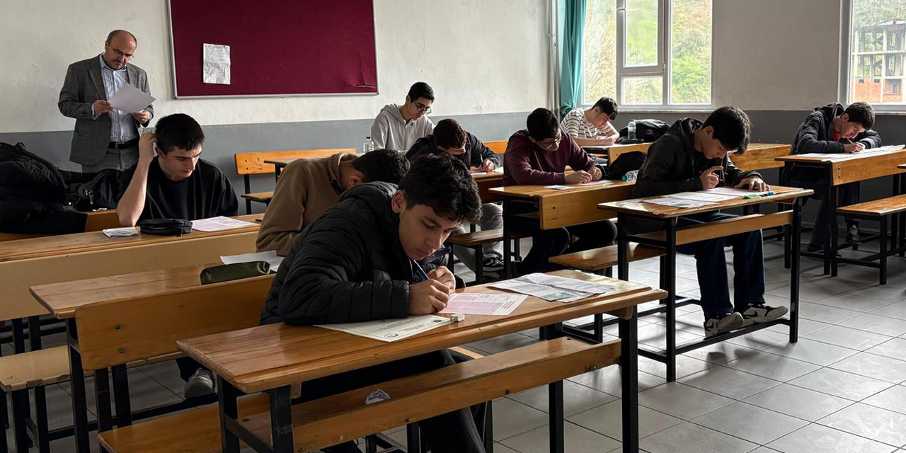 Rize’de gençler Umre Ödülü için ter döktü