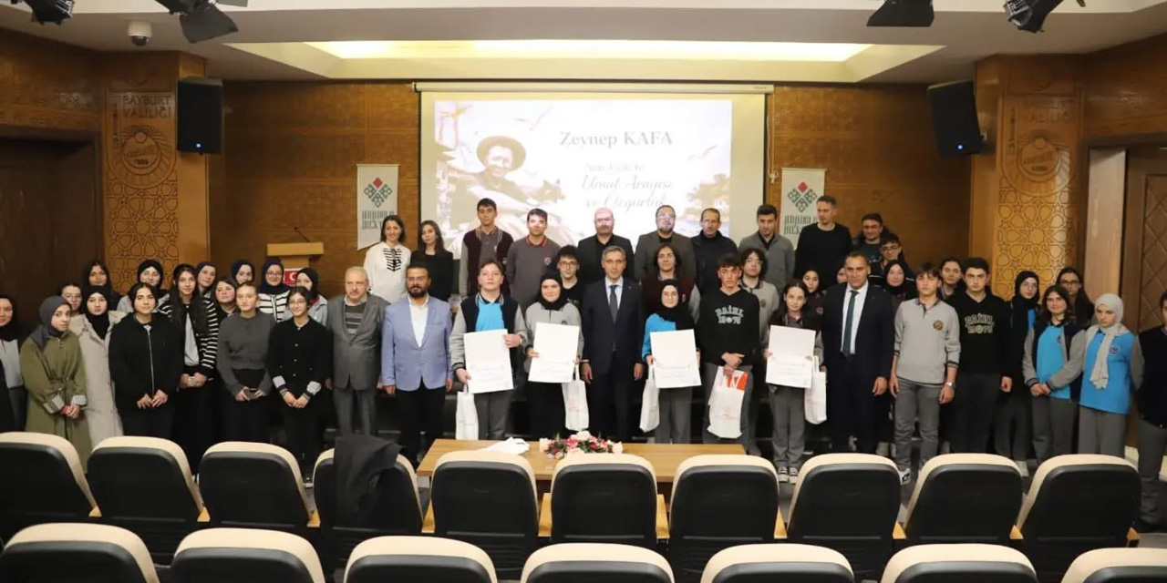Bayburt’ta öğrenciler Sait Faik Abasıyanık’ı panelde anlattı