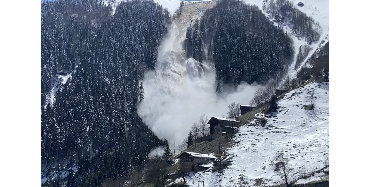 Trabzon’daki çığ anı cep telefonu kamerasına yansıdı