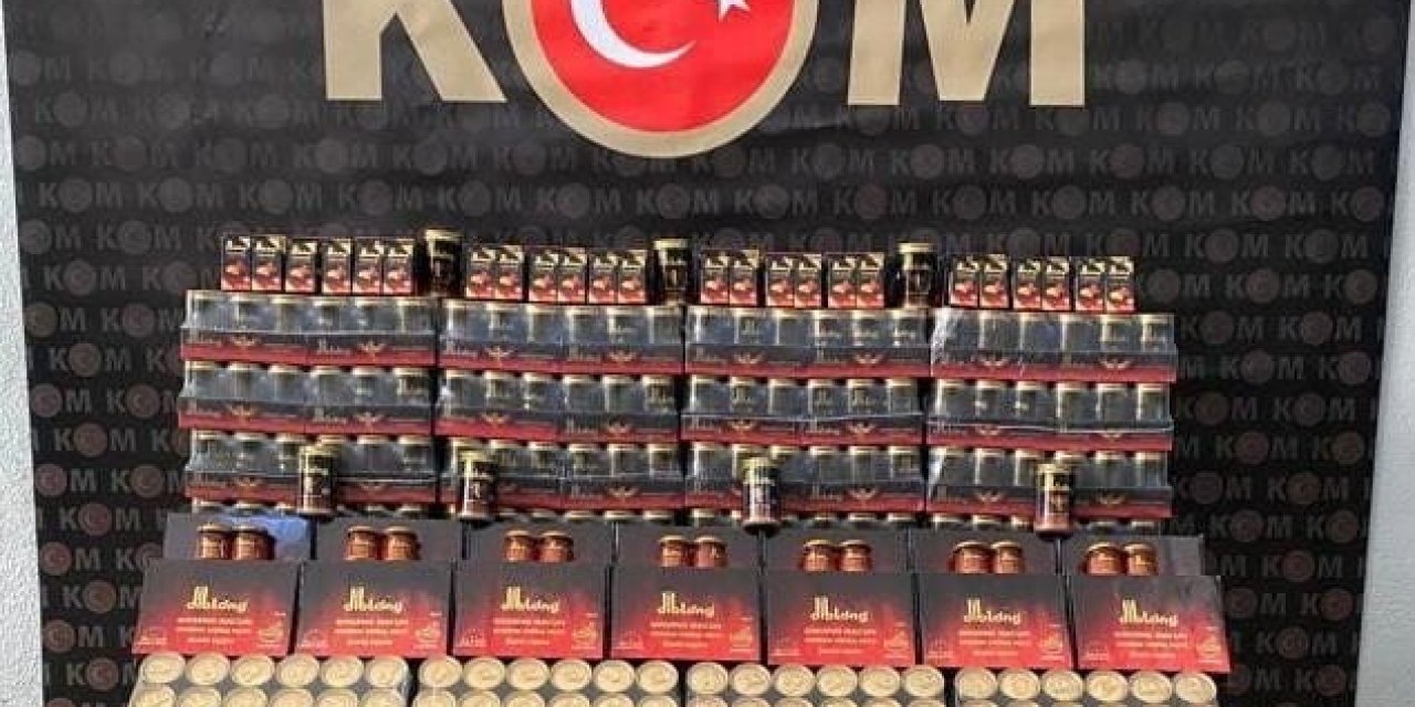 Kars'ta Kaçak Cinsel İçerikli Ürün Ele Geçirildi: 2 Gözaltı