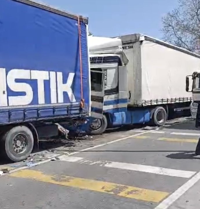 Trabzon'da zincirleme kaza ucuz atlatıldı