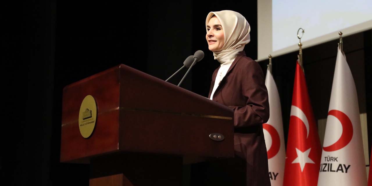 Bakan Göktaş: "Gençlerimizin geleceklerini sağlam adımlarla inşa etmelerini destekleyen bir anlayışla çalışıyoruz"