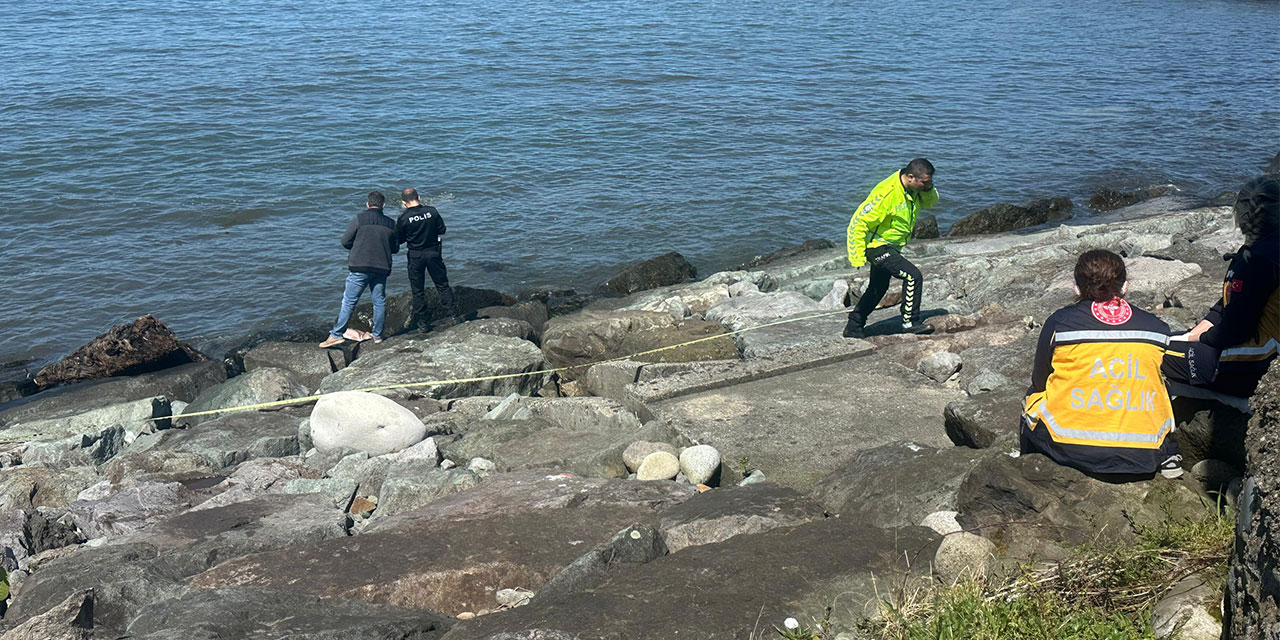 Rize'de kıyıya vuran erkek cesedi bulundu