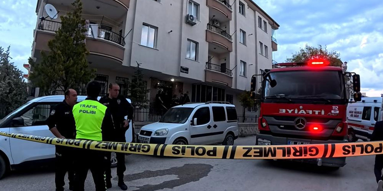 Evinde çıkan yangını söndürmek isterken yanarak can verdi