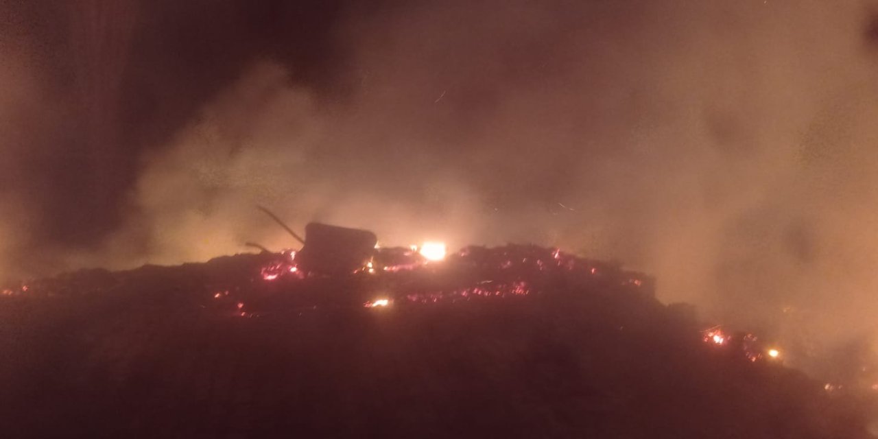 Çorum’da Köyde Yangın; 2 Ev İle Samanlık Kullanılamaz Hale Geldi