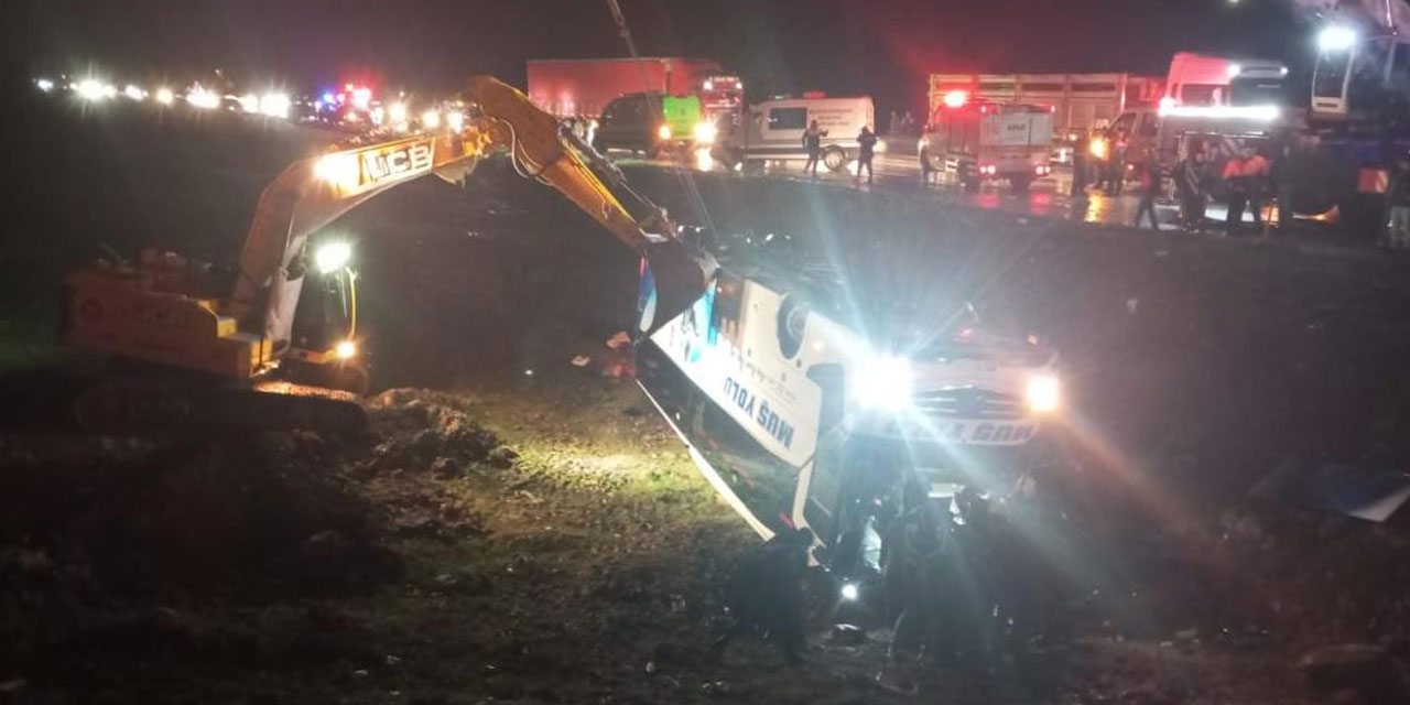 Malatya'da yolcu otobüsü devrildi: 4 ölü, çok sayıda yaralı