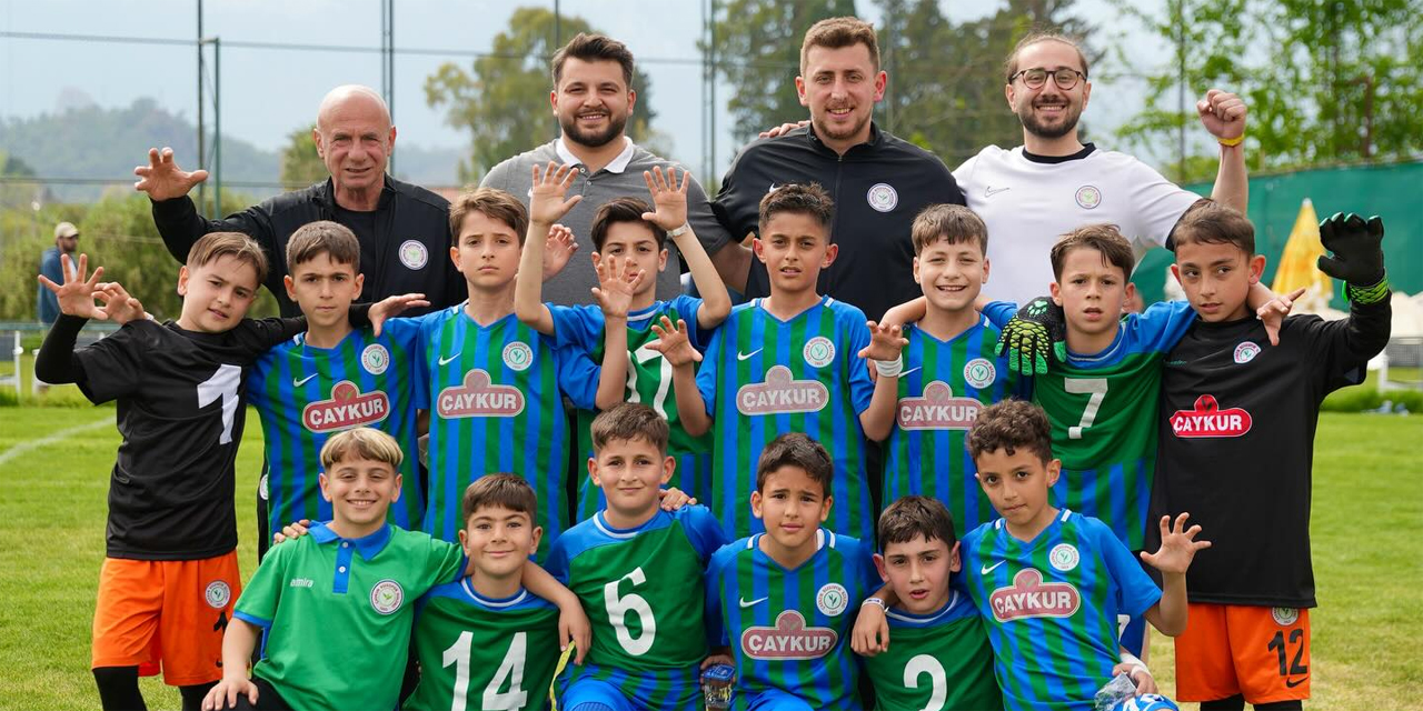 Minik Atmacalar Antalya'da Şampiyon Oldu
