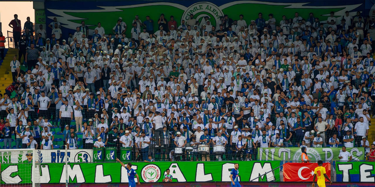 Çaykur Rizespor'da Sular Durulmuyor: Cümle Alem Taraftar Grubu Tribünden Çekiliyor Mu?