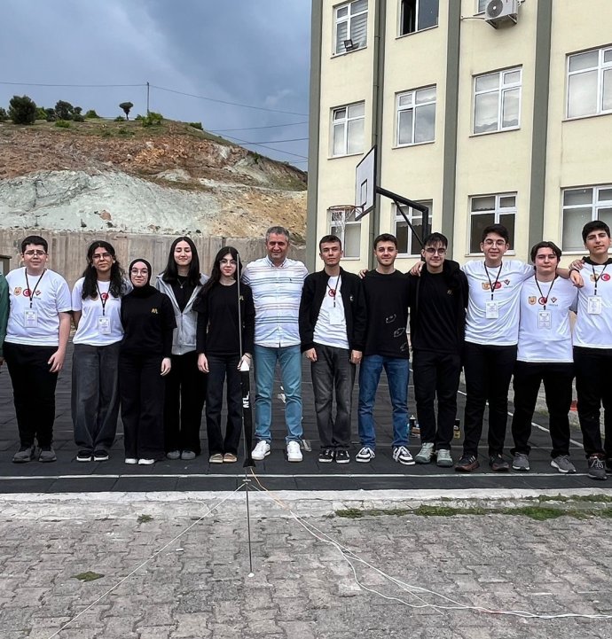 TEKNOFEST’te ikinci olan Artvin Fen Lisesi öğrencileri roket projesiyle bu yıl birinciliği hedefliyor