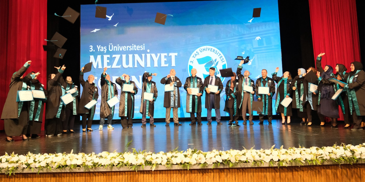 RTEÜ'de 60 Yaş Üstü Öğrencilerin Mezuniyet Gururu