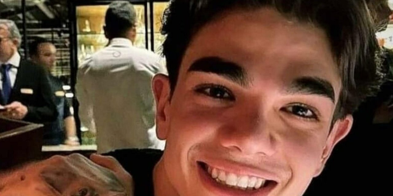 Tatil Yaptığı Simi Adası’nda Denizde Kalp Krizi Geçiren 19 Yaşındaki Demir, Öldü