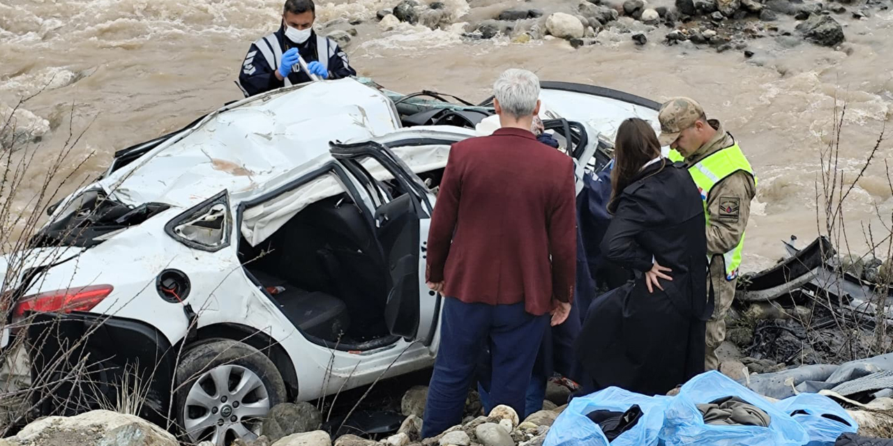 Erzincan’da otomobil dereye uçtu: 2 ölü, 1 ağır yaralı