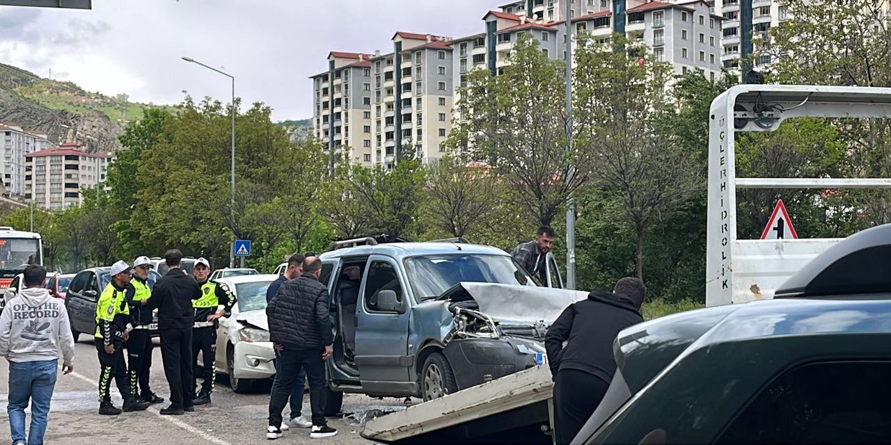 Gümüşhane’de zincirleme kaza: 4 yaralı