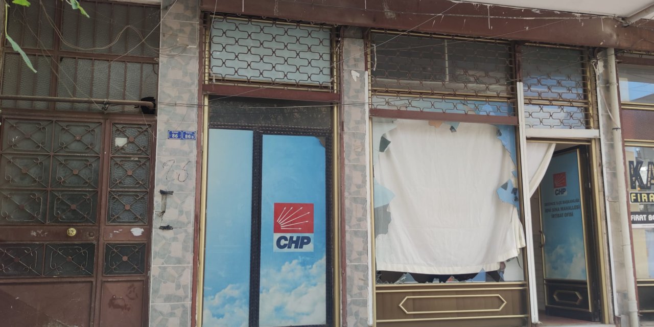 Chp Mahalle Temsilciği Ve Ak Parti Eski Seçim Ofisine Saldırı Şüphelisine Ev Hapsi