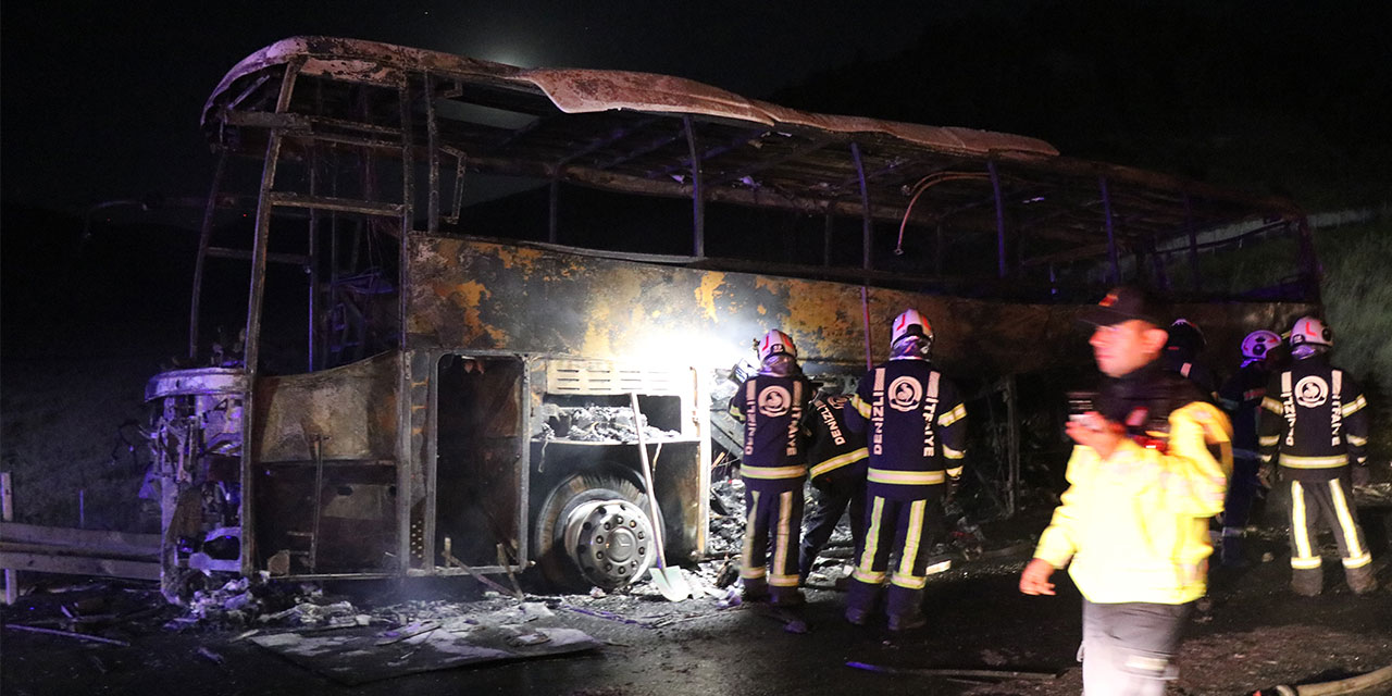 Bariyerlere çarpan yolcu otobüsü alev aldı: 8 ölü, 33 yaralı