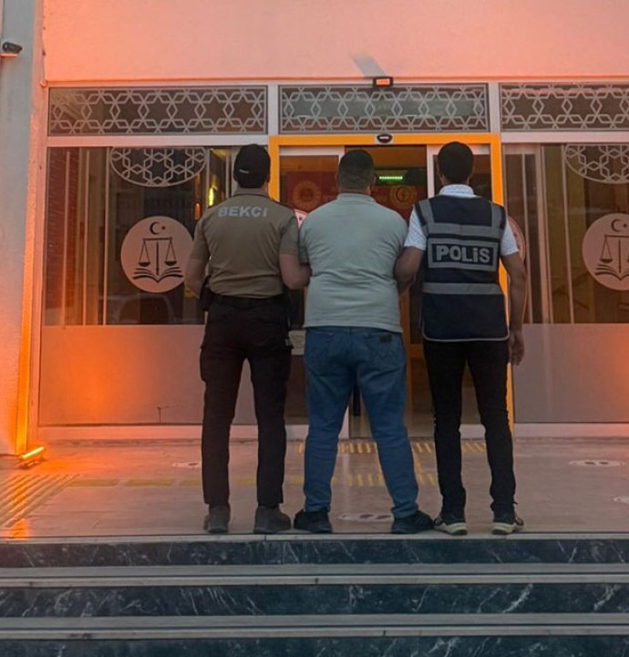 Cezaevinden firar eden ve 16 yıl kesinleşmiş hapis cezası bulunan hükümlü Ardanuç'ta yakalandı