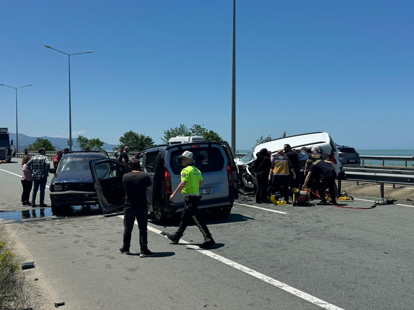 Rize'de ters yöne giren yaşlı sürücü kazaya neden oldu: 2 ölü, 3 yaralı