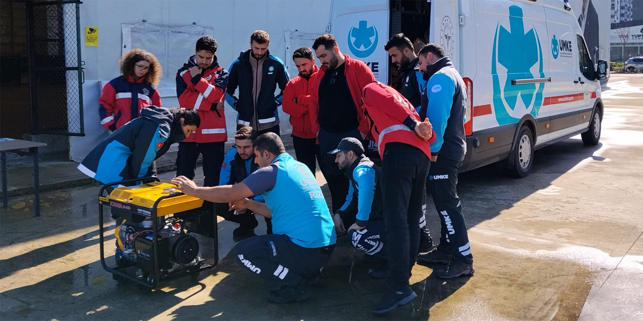 Rize'de UMKE Personeline Acil Müdahale ve EKG Eğitimi verildi