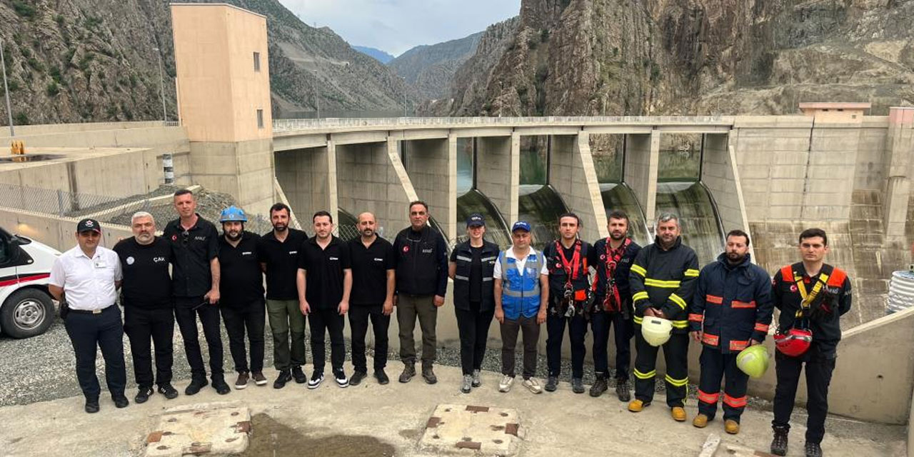 Artvin Barajı'nda gerçeği aratmayan kurtarma tatbikatı