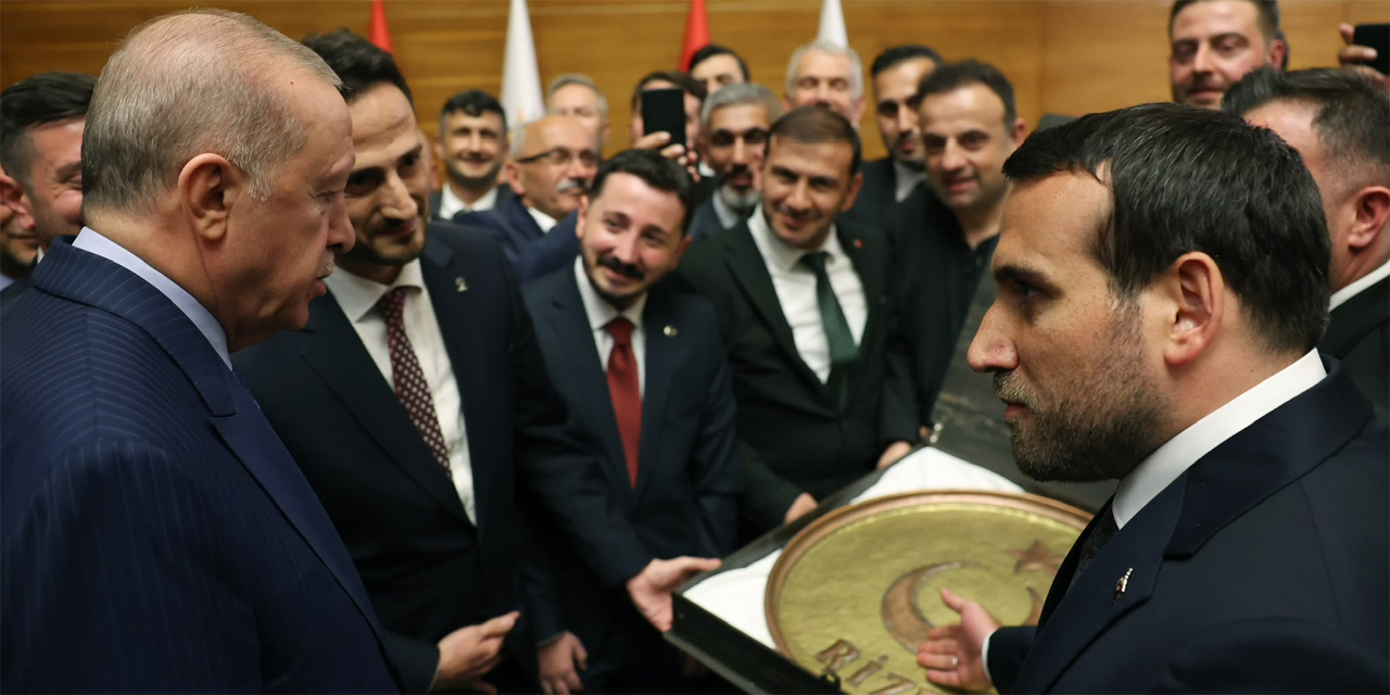 Cumhurbaşkanı Erdoğan, AK Parti Rize Merkez İlçe Teşkilatını kabul etti