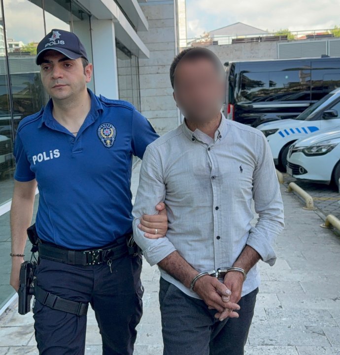 Araç tamirinde fazla para kavgasında müşterisini yaktı