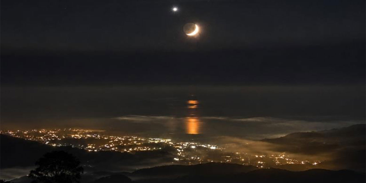 Rize semalarında ay yıldızlı eşsiz görüntü