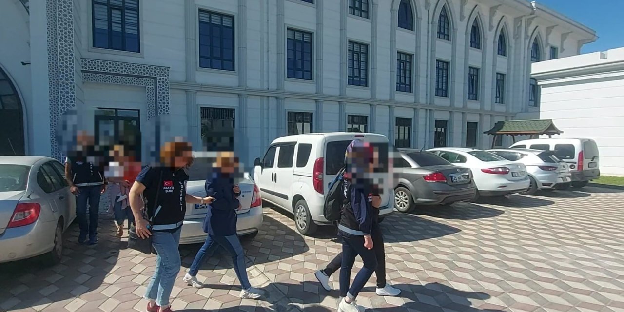 Bebek Ürünleri Satılan Mağazalardan Hırsızlık Yapan 3'ü Kız Kardeş 4 Şüpheli Tutuklandı