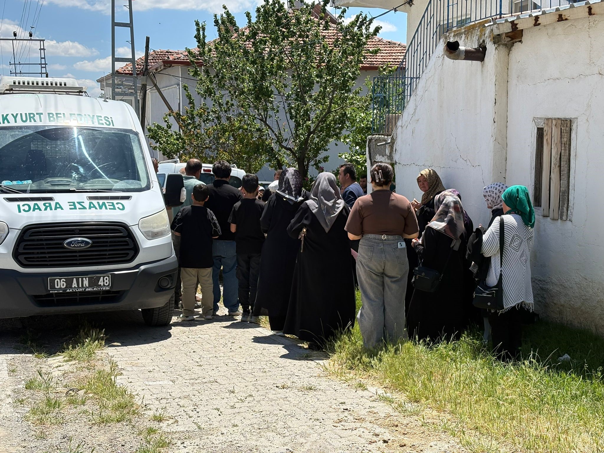 Ankara'da eşinin bıçakladığı kadın hayatını kaybetti