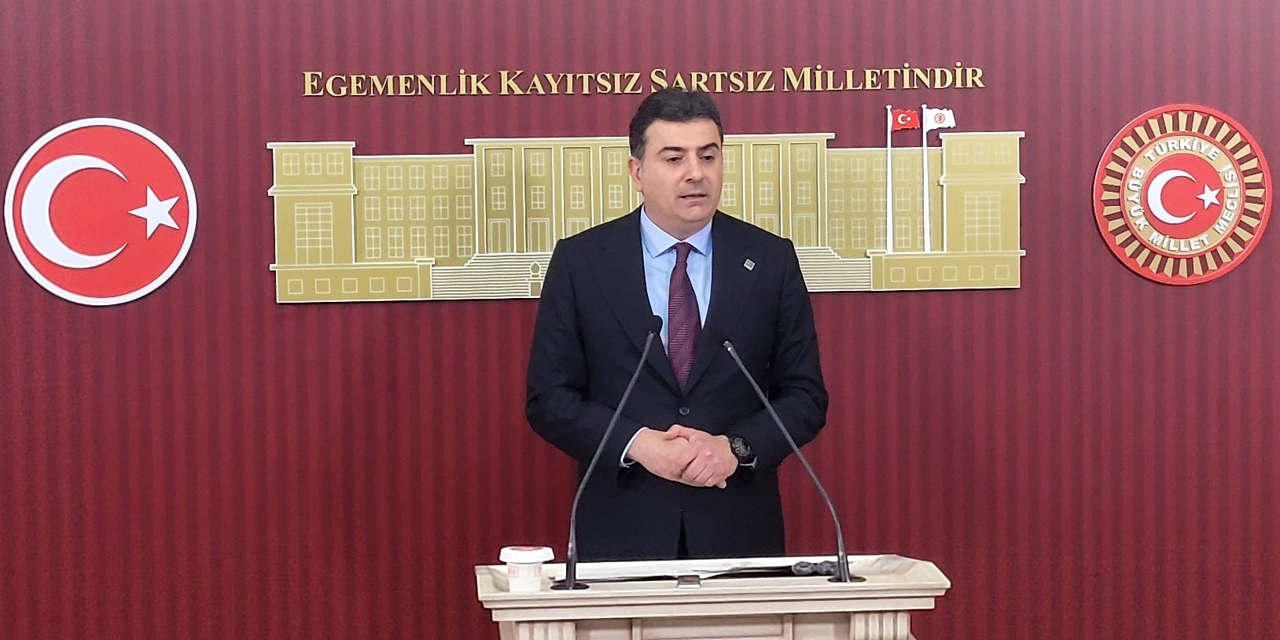 Özgür Özel Ekibi Meclis'te grup toplantısı ısrarını sürdürüyor