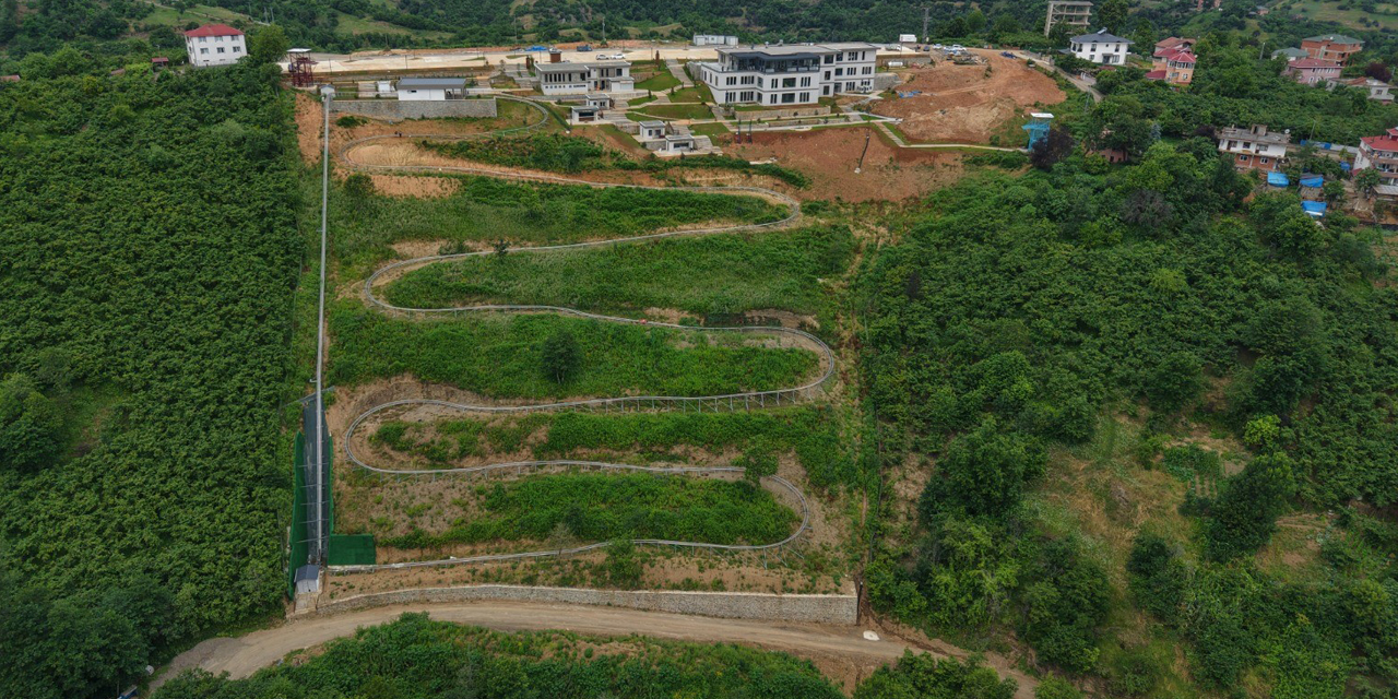 40 kilometre hız, 850 metrelik parkur; Karadeniz'in en uzun dağ kızağı Trabzon'da hizmete giriyor