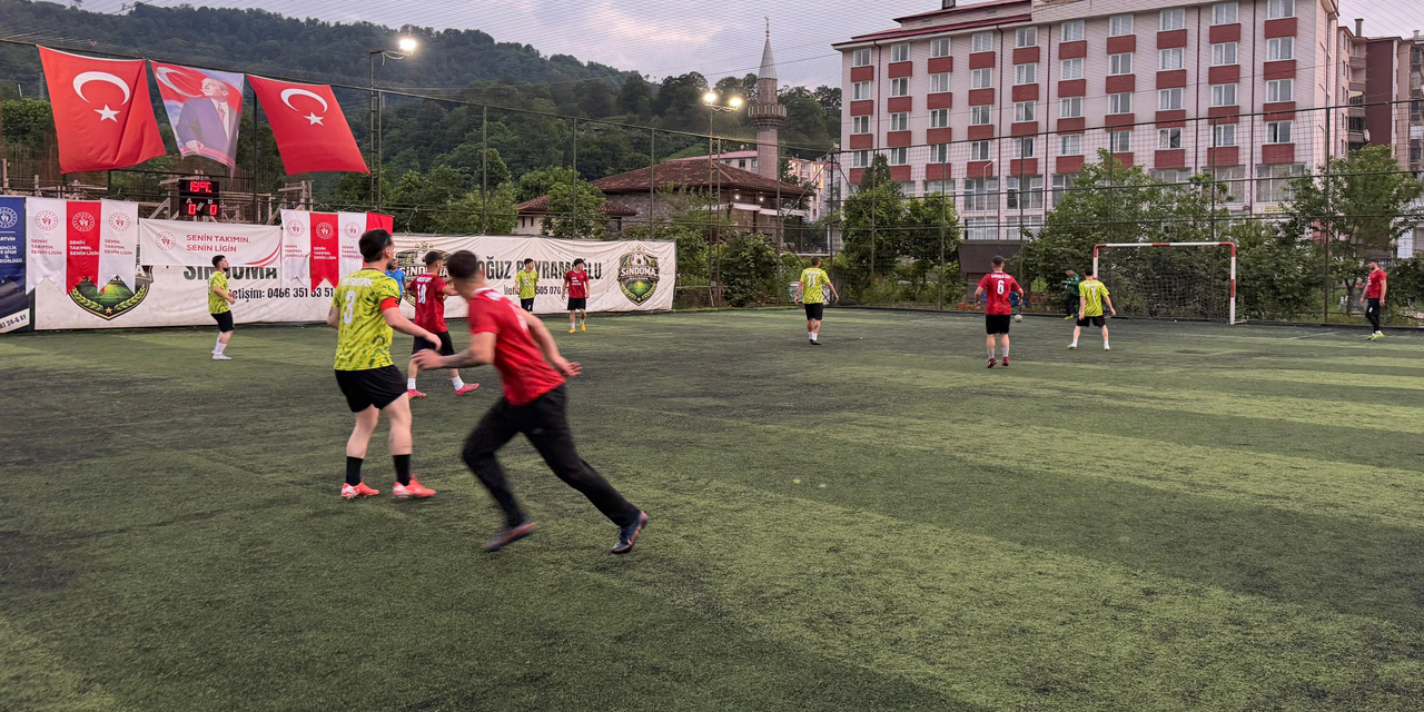 Bakanlığın pilot spor projesi Artvin'de gençleri sahaya indirdi
