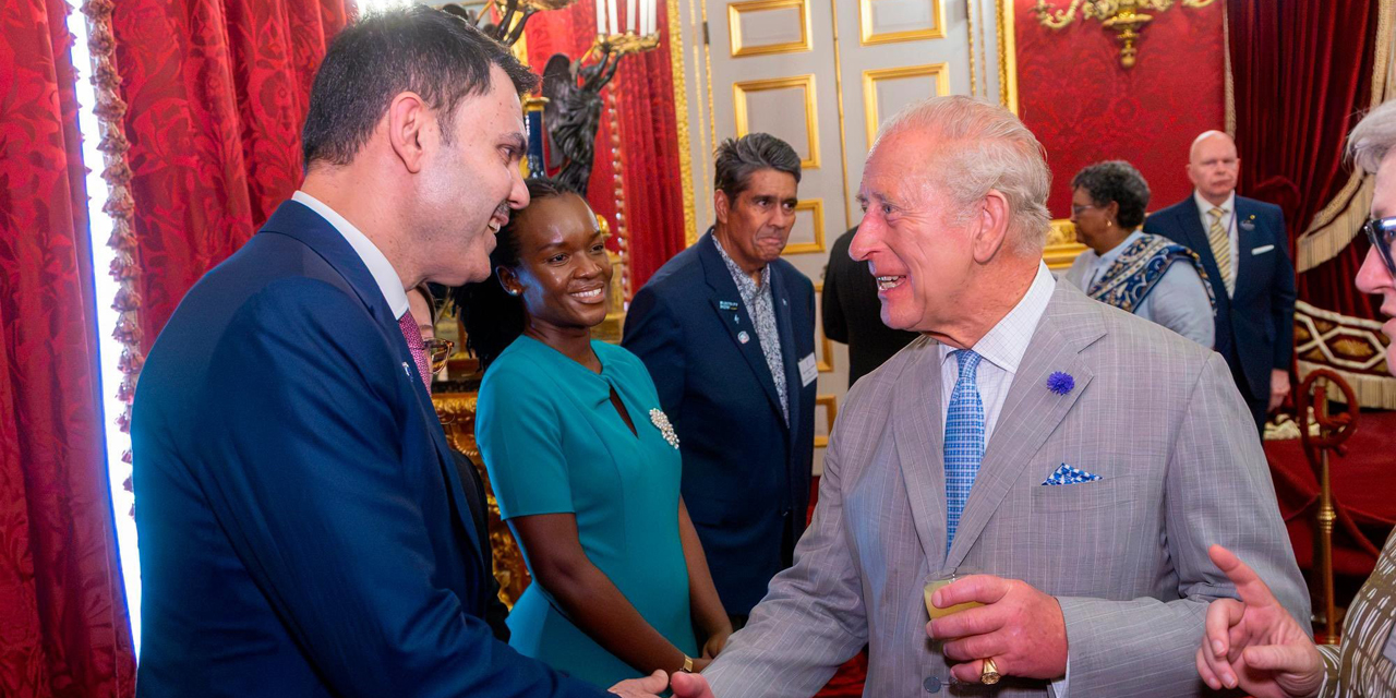 Bakan Kurum, İngiltere Kralı Charles'ın ev sahipliğinde düzenlenen resepsiyona katıldı