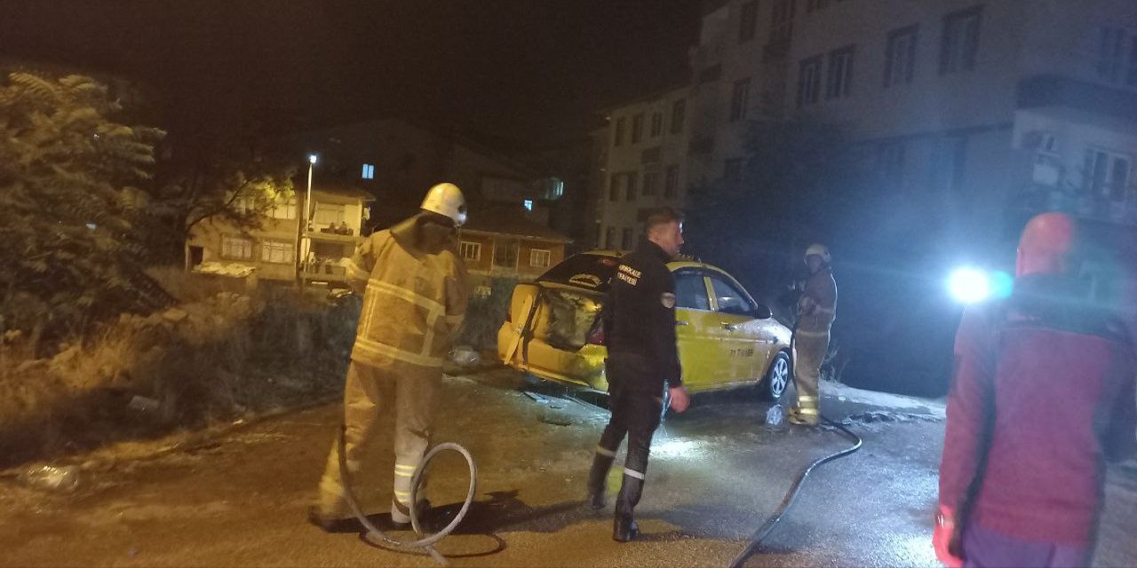 Kırıkkale'de Park Halindeki Taksi Kundaklandı