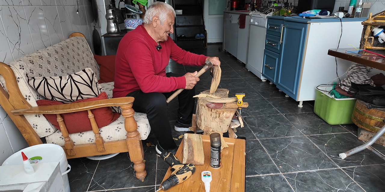 Rize'de kütükten sadece bir keser ile ürettikleri hobisi oldu