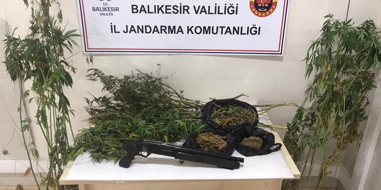 Balıkesir'de Uyuşturucu Operasyonu: 3 Gözaltı