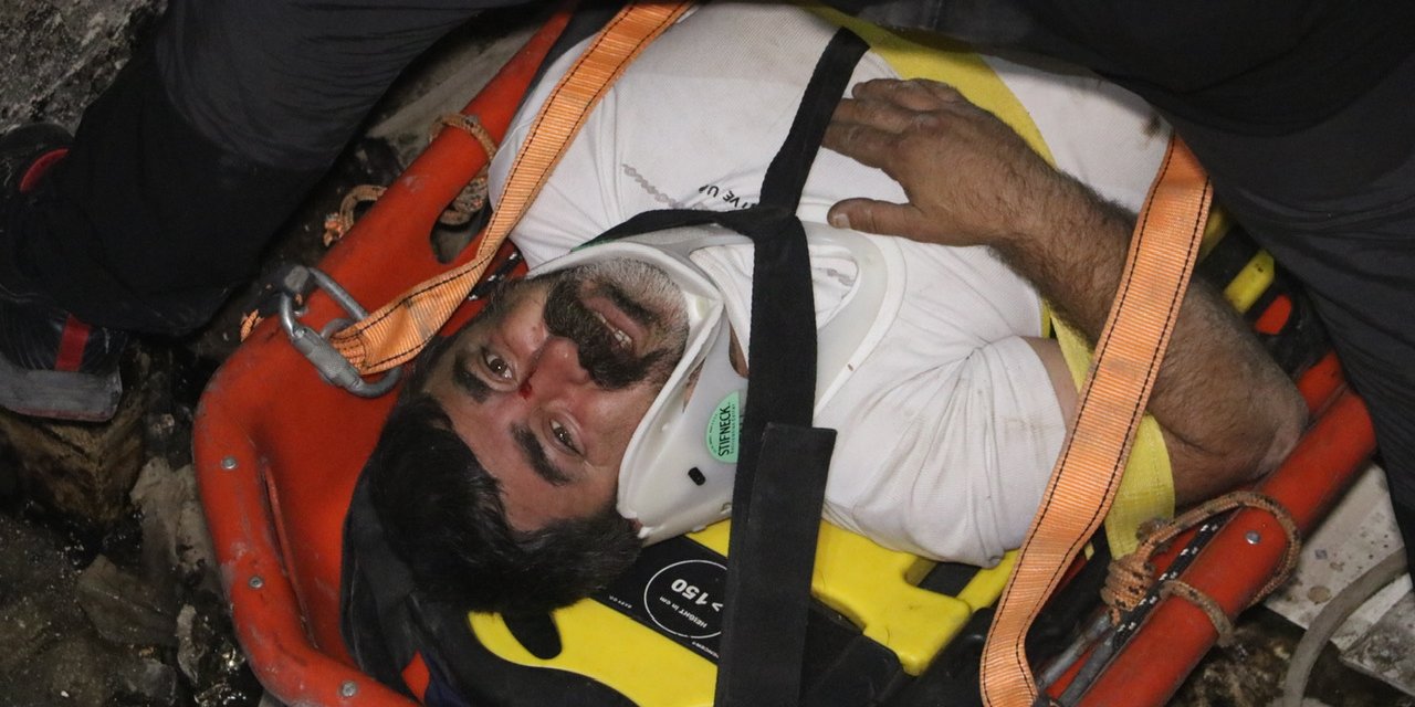 3'üncü Kattan Asansör Boşluğuna Düştü, İtfaiye Ekipleri Kurtardı