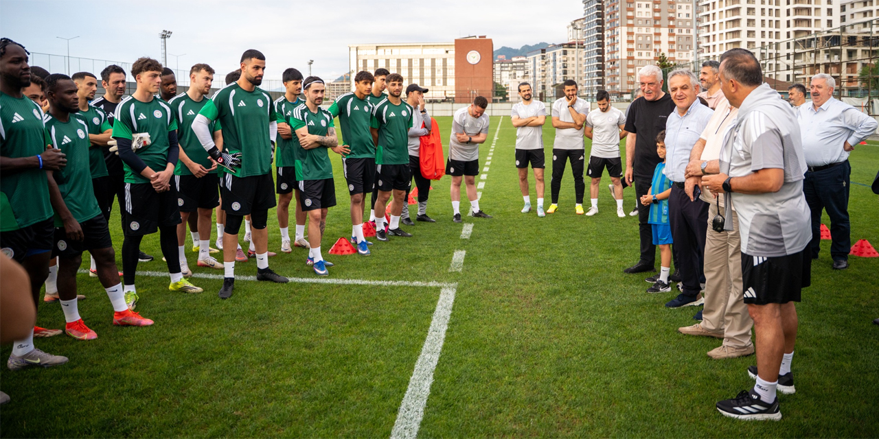 Çaykur Rizespor’da Yönetimden Futbolculara Tam Destek